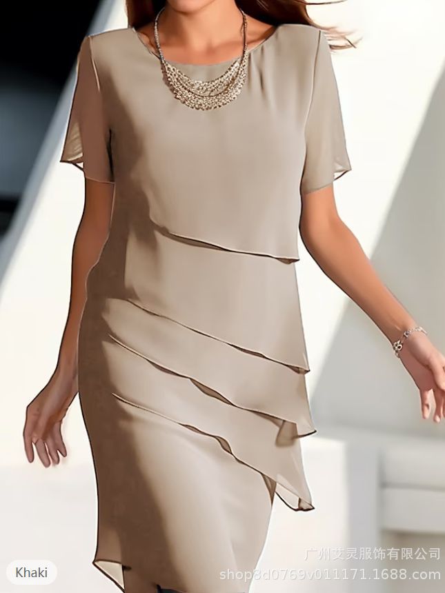 Vestido Midi Evasé com Folhos e Manga Curta