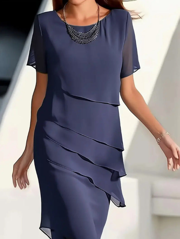 Vestido Midi Evasé com Folhos e Manga Curta