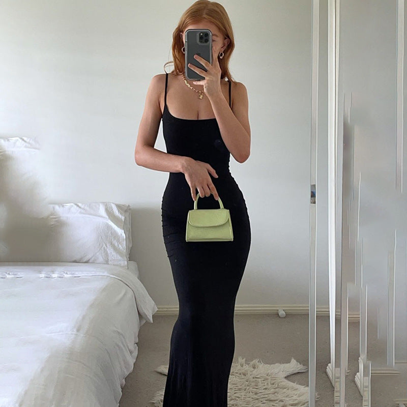 Vestido Comprido de Alças Ajustáveis com Corte Sereia