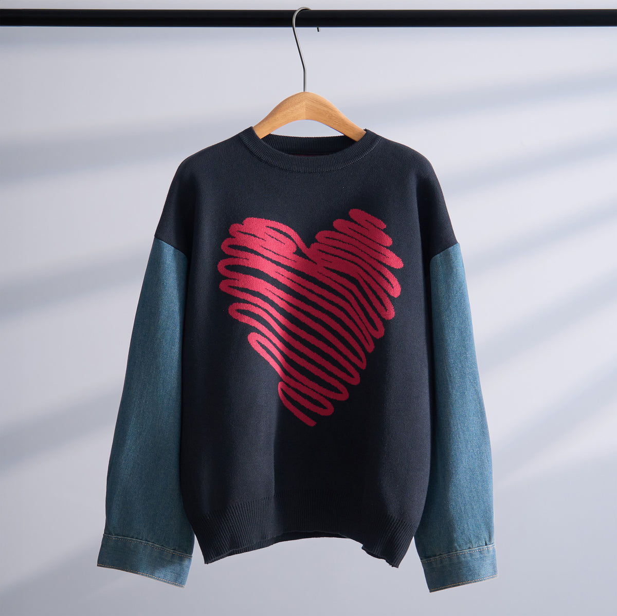 European and American Cross-Border Autumn and Winter Export Sweaters Round Neck Denim Sleeve Sweaters Heart Pattern Simple Tops European and American Women's Clothing