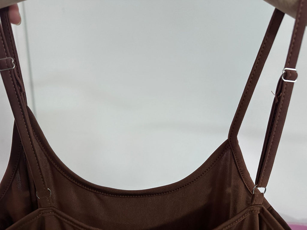 Vestido Comprido de Alças Ajustáveis com Corte Sereia