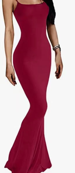 Vestido Comprido de Alças Ajustáveis com Corte Sereia