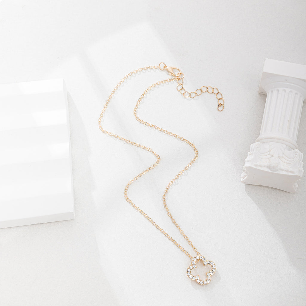 Four-Leaf Clover Necklace Wholesale New Cross-Border Alloy Jewelry Niche High-End Diamond Necklace Pendant Women's Clavicle Chain