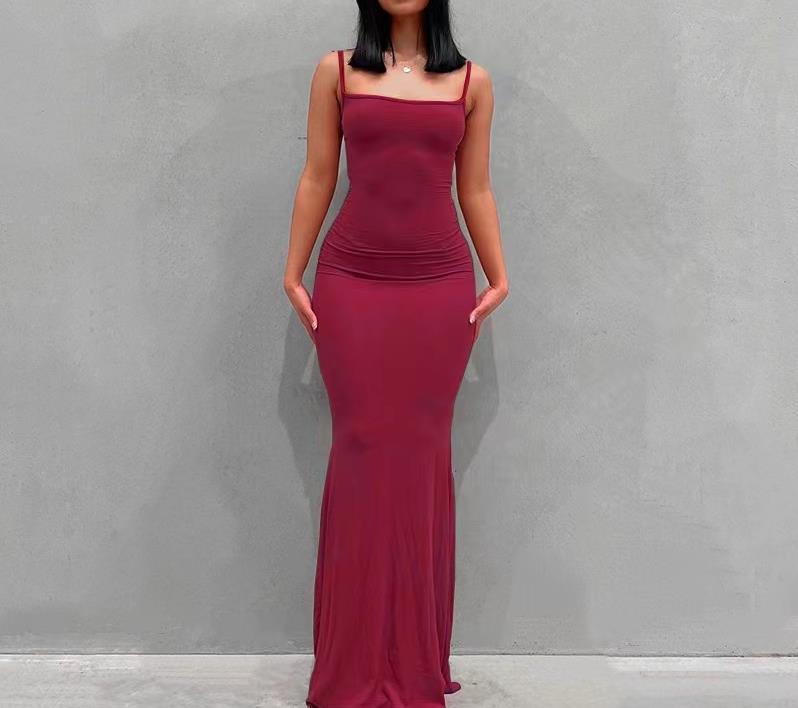 Vestido Comprido de Alças Ajustáveis com Corte Sereia